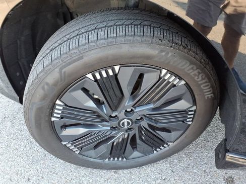 Certified 2025 Nissan Murano Platinum w/ Cargo Package AWD/4WD image 22