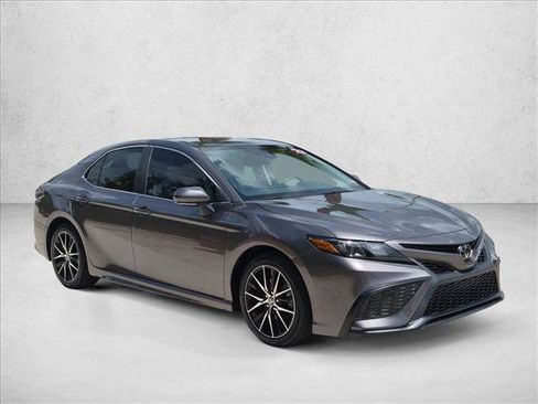Certified 2023 Toyota Camry SE FWD image 3