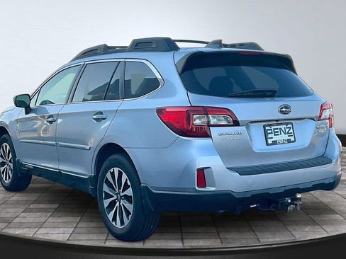 Used 2017 Subaru Outback 2.5i Limited AWD/4WD image 4
