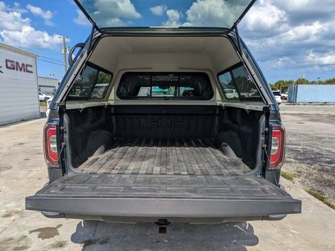Used 2017 GMC Sierra 1500 SLT w/ All-Terrain Package AWD/4WD image 13