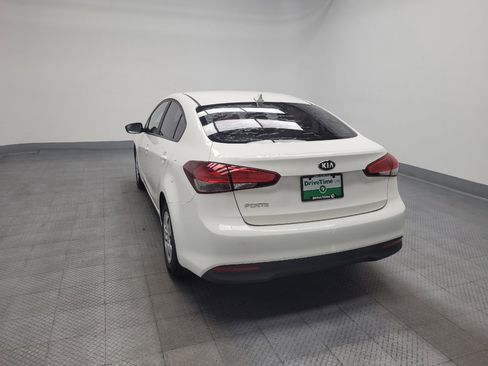 Used 2017 Kia Forte LX FWD image 6