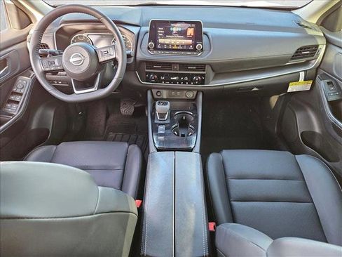 Used 2024 Nissan Rogue SV w/ SV Premium Package image 14