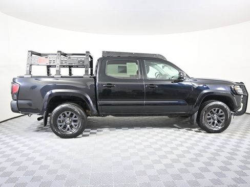 Used 2020 Toyota Tacoma SR5 AWD/4WD image 8