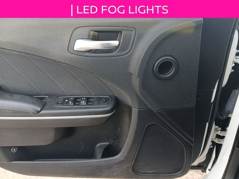 Used 2019 Dodge Charger SXT image 11