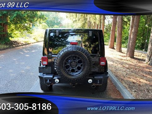 Used 2011 Jeep Wrangler Unlimited 70th Anniversary w/ Connectivity Group AWD/4WD image 10