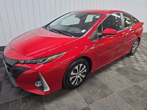 Used 2021 Toyota Prius Prime Limited FWD image 9