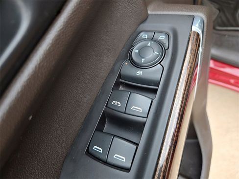 Used 2020 GMC Sierra 1500 SLE w/ SLE Value Package image 33