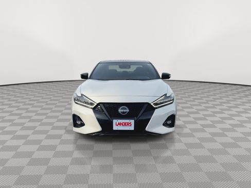 Used 2023 Nissan Maxima SR w/ Sport Mat Group FWD image 3
