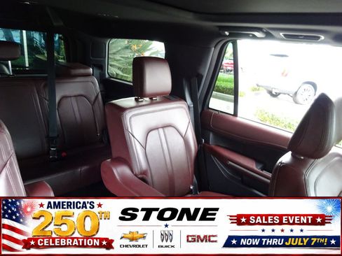 Used 2022 Ford Expedition Limited AWD/4WD image 16