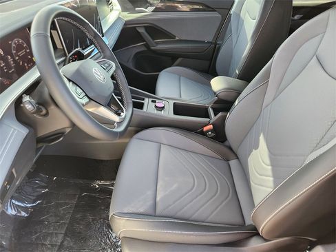 New 2026 Volkswagen Tiguan SE image 3