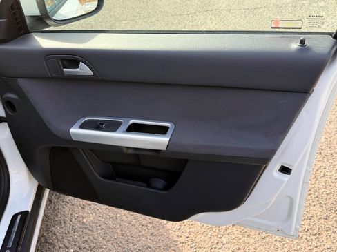 Used 2010 Volvo S40 2.4i image 36