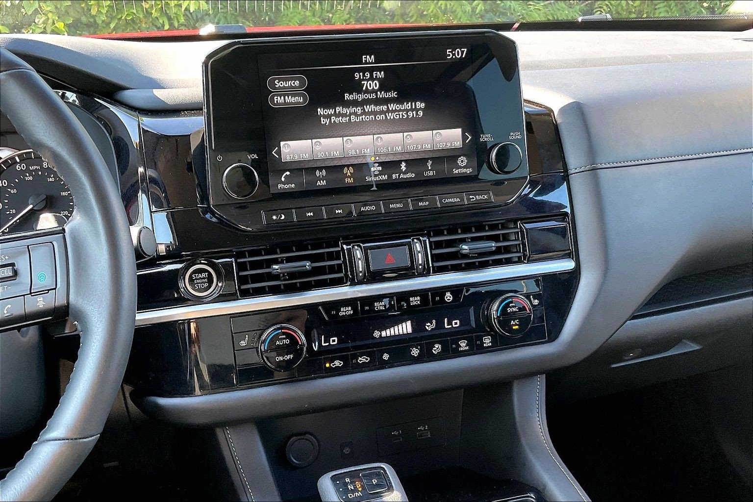 Used 2024 Nissan Pathfinder SL AWD/4WD image 6