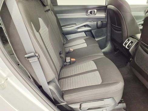 Used 2022 Kia Sorento LX FWD image 6