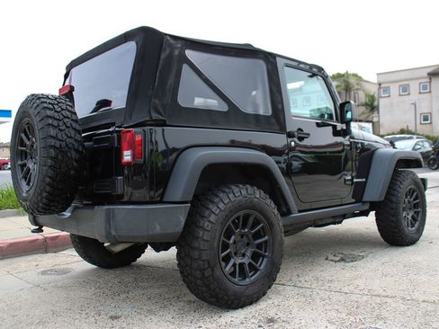 Used 2017 Jeep Wrangler Rubicon w/ Connectivity Group image 6