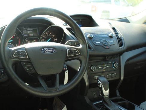 Used 2019 Ford Escape S image 4