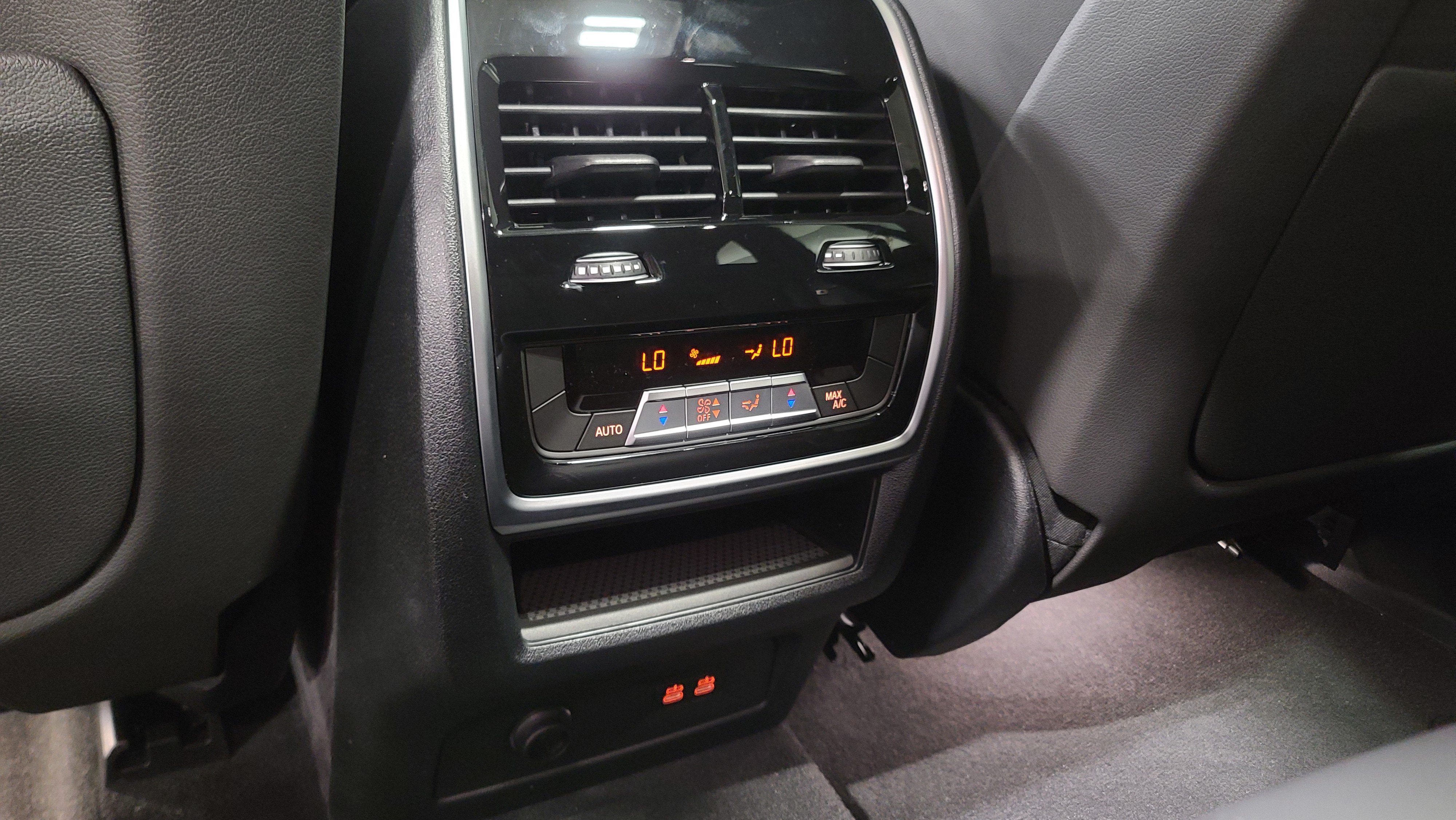 Used 2026 BMW X5 sDrive40i w/ M Sport Package RWD image 30