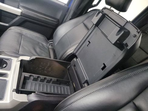 Used 2017 Ford F150 Lariat image 28