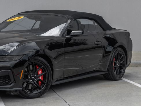 Used 2025 Ford Mustang GT Premium RWD image 16