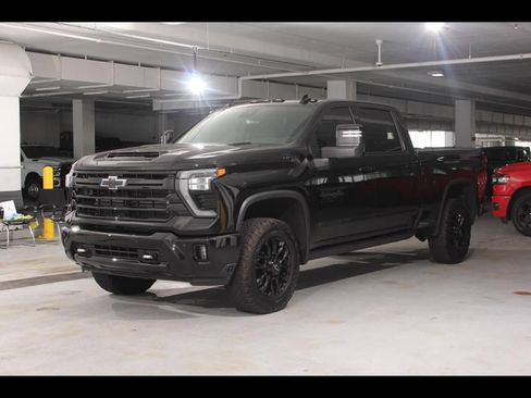 Used 2025 Chevrolet Silverado 2500 High Country w/ High Country Premium Package AWD/4WD image 1