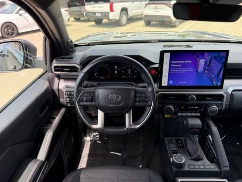 Certified 2025 Toyota 4Runner TRD Off-Road Premium AWD/4WD image 17