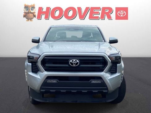 Used 2025 Toyota Tacoma SR5 RWD image 5