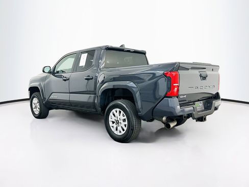 Used 2025 Toyota Tacoma SR5 AWD/4WD image 5