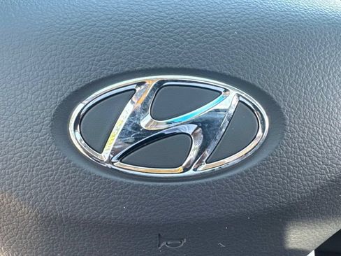 Certified 2022 Hyundai Kona Limited w/ Cargo Package FWD image 33