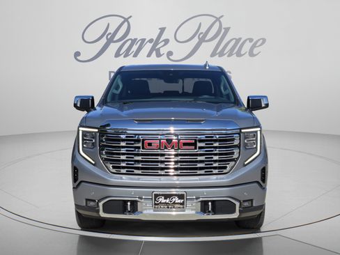 Used 2024 GMC Sierra 1500 Denali w/ Denali Reserve Package AWD/4WD image 8