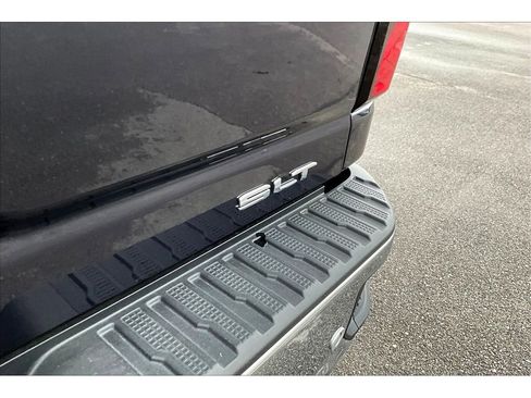 New 2025 GMC Sierra 2500 SLT w/ SLT Convenience Package AWD/4WD image 9