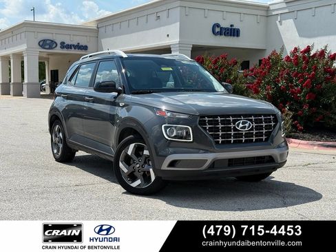 Used 2024 Hyundai Venue Limited FWD image 1