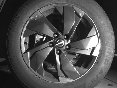 Used 2025 Nissan Rogue SV image 12