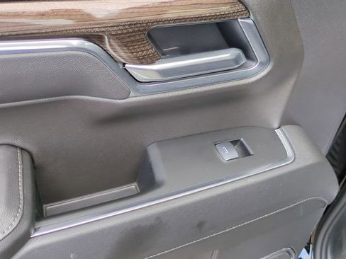 Used 2025 Chevrolet Silverado 1500 LT RWD image 15
