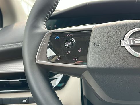 Certified 2025 Nissan Murano SV AWD/4WD image 14