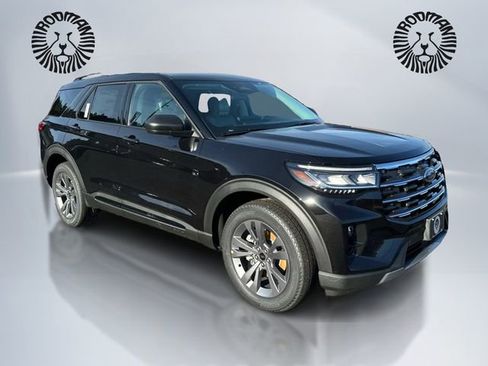 New 2026 Ford Explorer Active w/ Active Comfort Package image 3