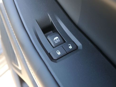 New 2026 Jeep Grand Cherokee Limited w/ Limited Altitude Package AWD/4WD image 25