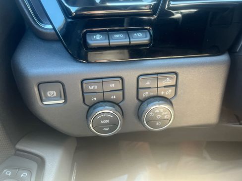 Used 2023 Chevrolet Silverado 1500 ZR2 w/ Technology Package image 16