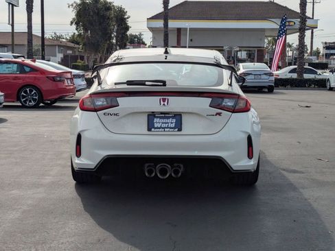 Used 2025 Honda Civic Type R image 10