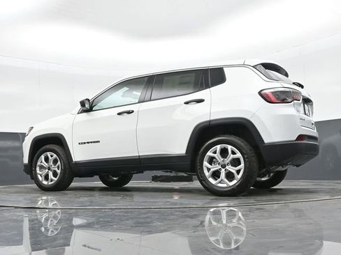 Used 2025 Jeep Compass Sport AWD/4WD image 36