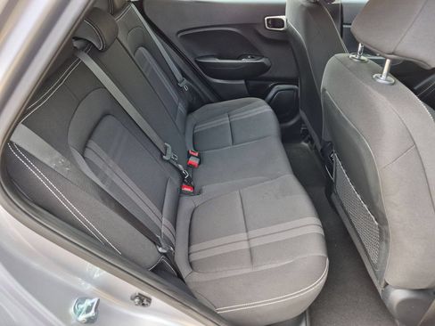 Used 2025 Hyundai Venue SEL FWD image 28