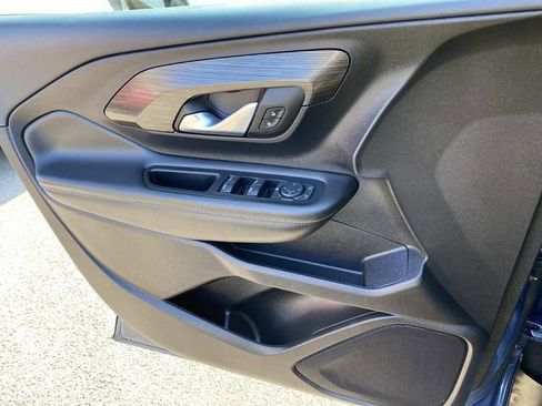 Used 2024 GMC Terrain SLE image 20