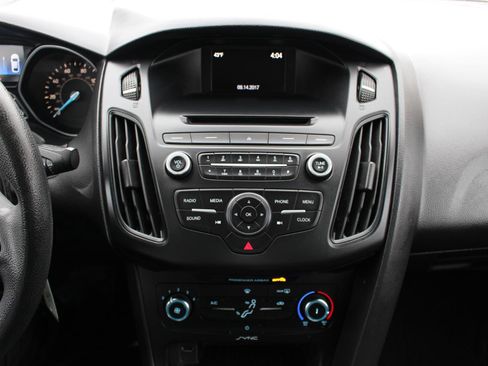 Used 2015 Ford Focus SE image 26