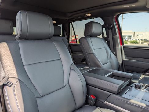 Used 2026 Toyota Sequoia Platinum AWD/4WD image 32