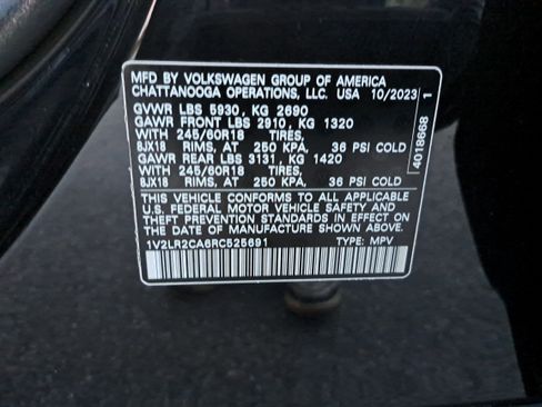 Certified 2024 Volkswagen Atlas SE image 32