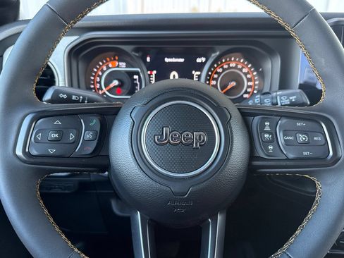 Used 2024 Jeep Wrangler Unlimited Sport AWD/4WD image 33