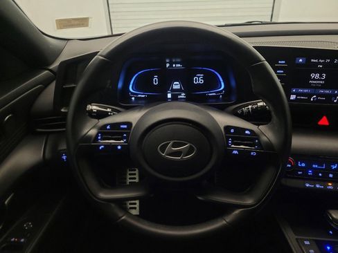 Used 2025 Hyundai Elantra Sport FWD image 22