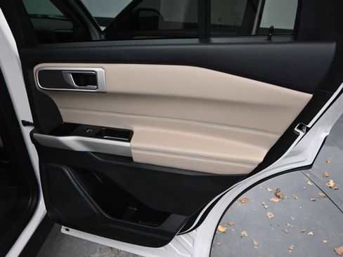 Used 2022 Ford Explorer XLT w/ Equipment Group 202A image 22