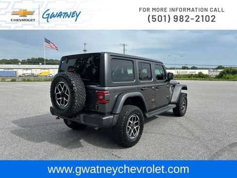 Used 2025 Jeep Wrangler Unlimited Rubicon w/ Convenience Group AWD/4WD image 5