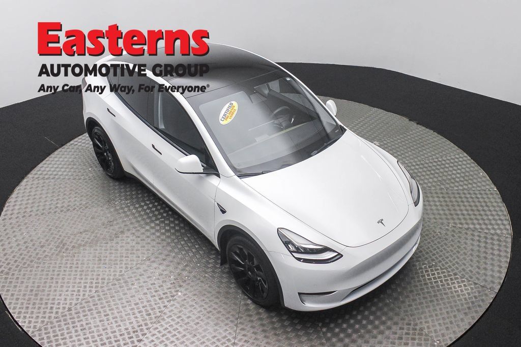 Used 2022 Tesla Model Y Long Range AWD/4WD image 5