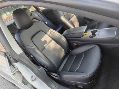 Used 2022 Tesla Model 3 Long Range AWD/4WD image 11