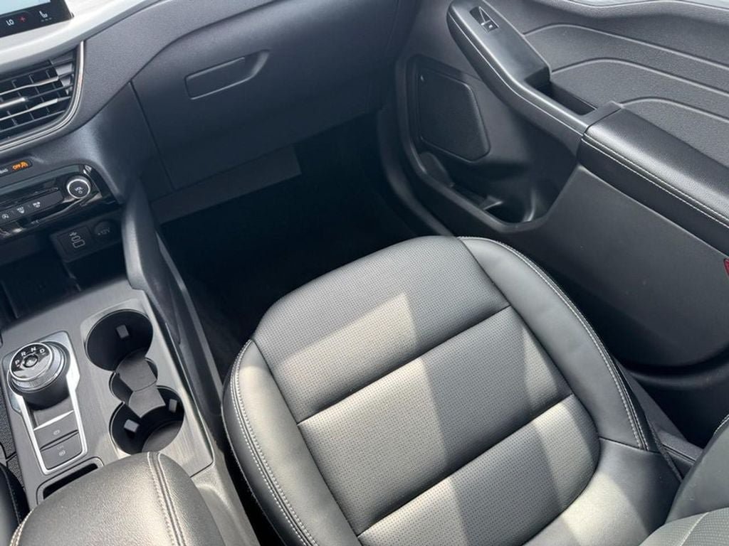 Used 2025 Ford Escape Platinum AWD/4WD image 15